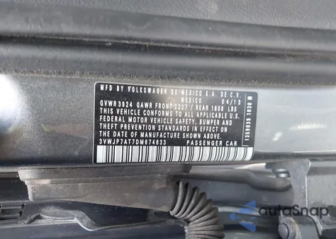 2013 Volkswagen Beetle 2.5L z USA, uszkodzony, nr VIN 3VWJP7AT7DM674633